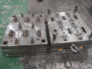 汽車配件雨刮塑膠模具，注塑模具制造，精密模具加工